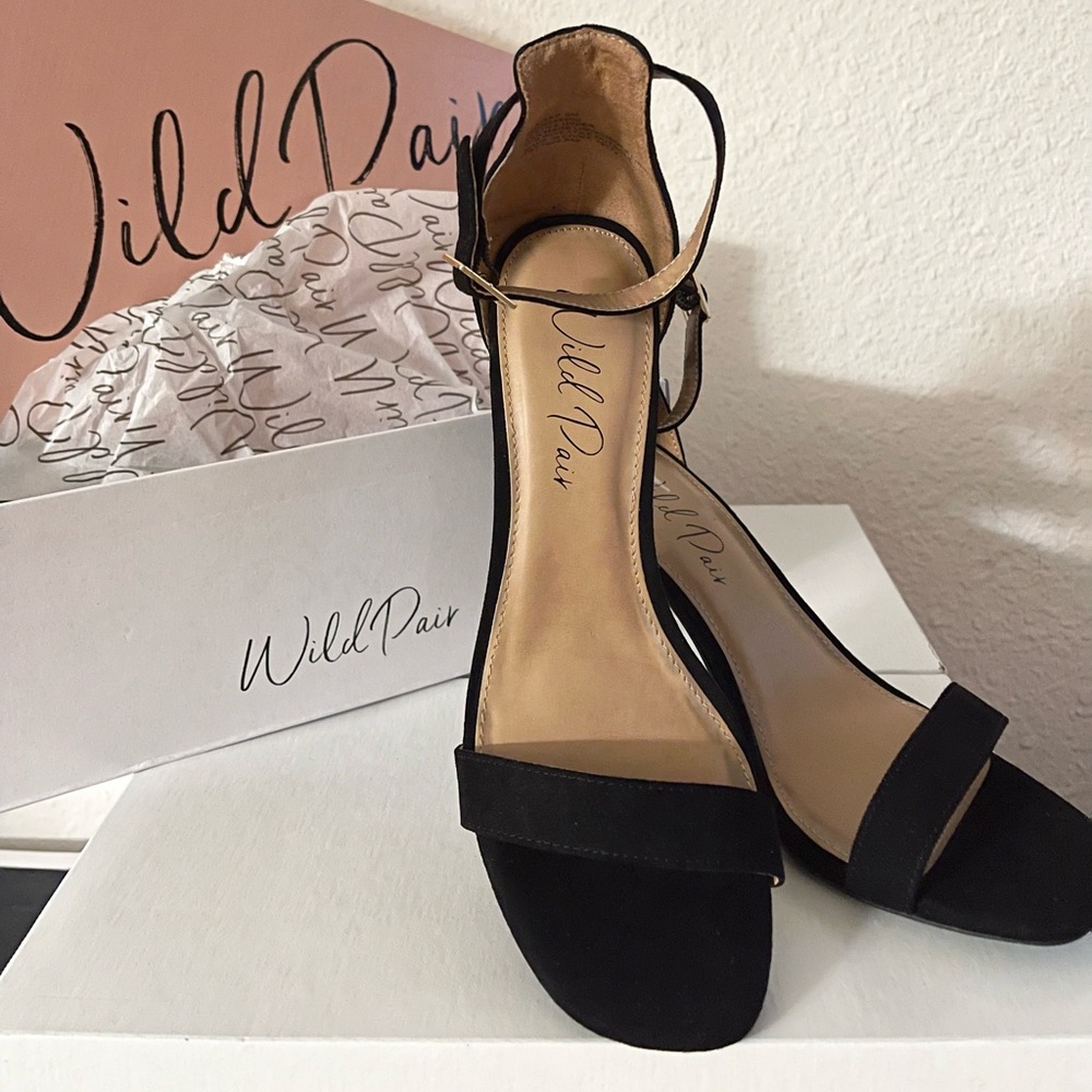 Amazing heels shoes, Wild pair